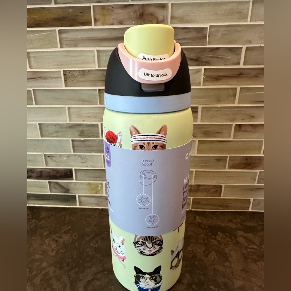 New! Owala x Urban Outfitters 32oz FreeSip - Cat Collage 🐱🐈